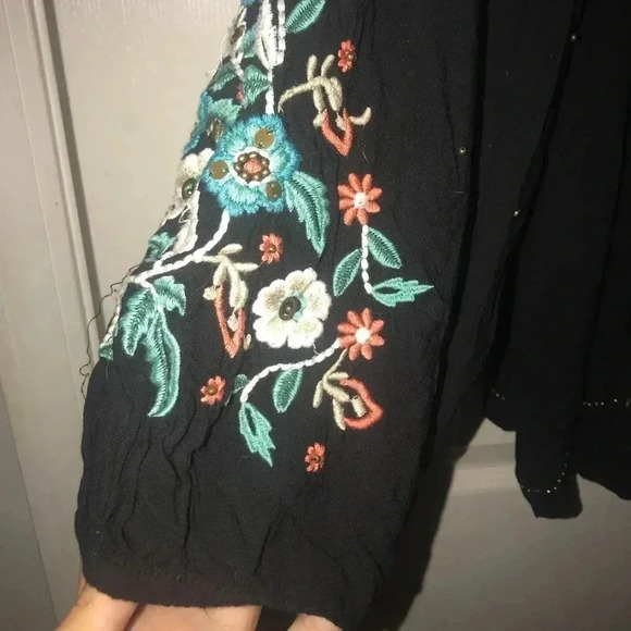 Beautiful Beaded Blouse - Picture 2 of 5